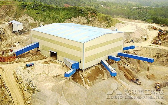 美丽风景线（信阳）：黎明重工生产现场···